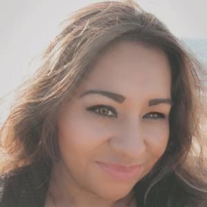 Meet your Posher, Claudia